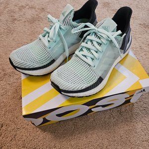 Adidas ULTRABOOST 19